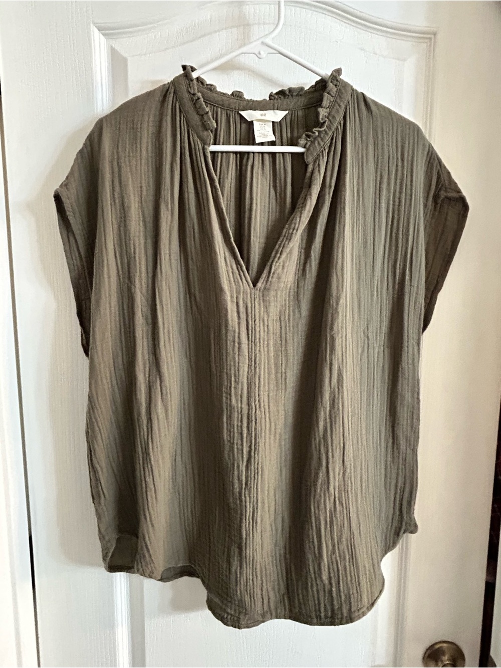 H&M Olive Green V-Neck shirt - medium - back to school wardrobe